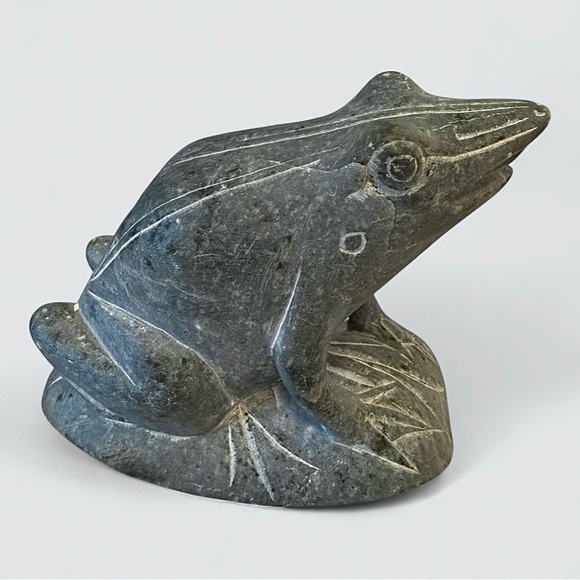 Vintage Hand-Carved Chinese Soapstone Frog Figurine Sculpture Stone Carving - Picture 3 of 9